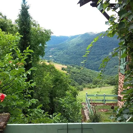 Casteljosse - Nature Calme Et Serenite 4*