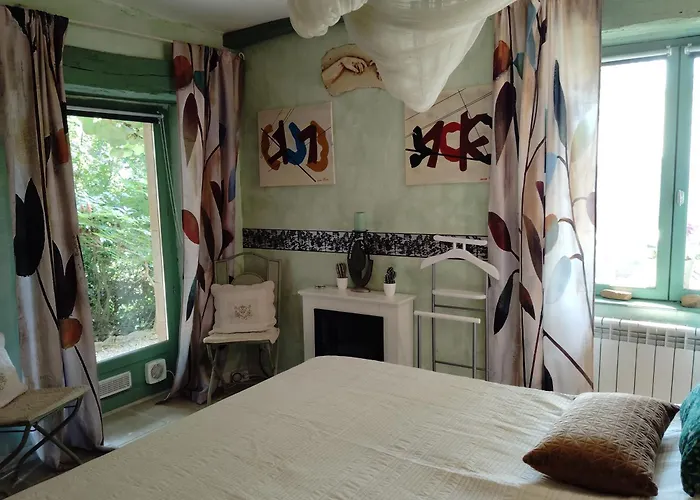 Casteljosse - Nature Calme Et Serenite